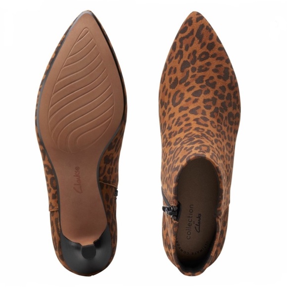 ✨NEW✨ Clark’s Ankle Booties - Picture 3 of 4